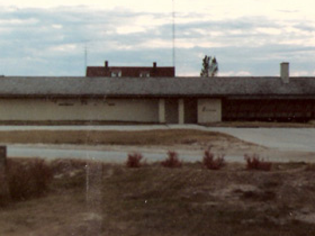 1982-04
